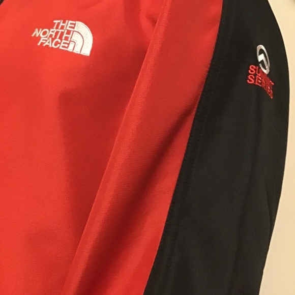 🔥#26,SALE NWT, THE NORTH FACE, WOMEN JACKET, SIZE MED/LARGE, P2P 22 inches🔥🔥 - Picture 3 of 5